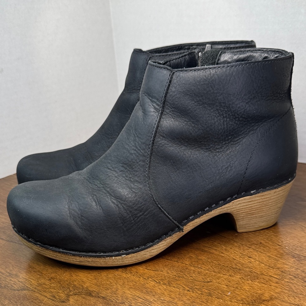 Dansko Maria Womens Black Oiled Leather Ankle Boots, sz 39 - 8.5